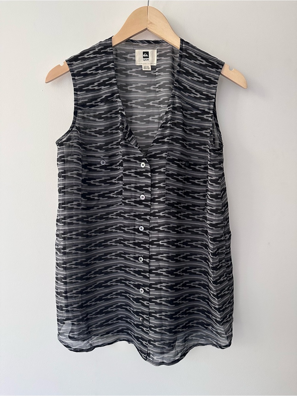 Quiksilver | S | Black & Gray Patterned Sheer Sleeveless Button-Front Top